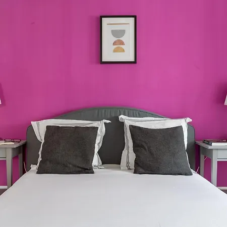Joivy Stylish 2-bed Apt With Balcony In Lapa, 5mins To National Museum Of Ancient Art * Lisbona