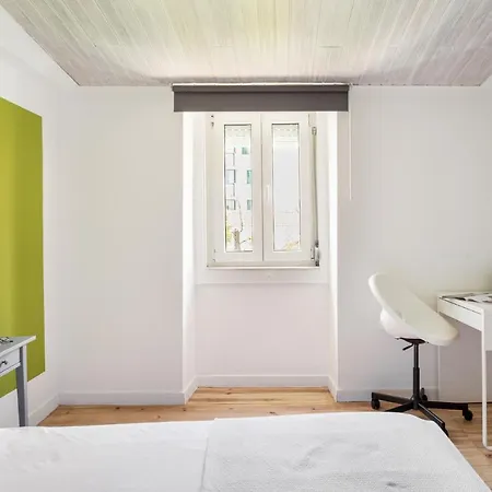 Appartamento Joivy Stylish 2-bed Apt With Balcony In Lapa, 5mins To National Museum Of Ancient Art Lisbona