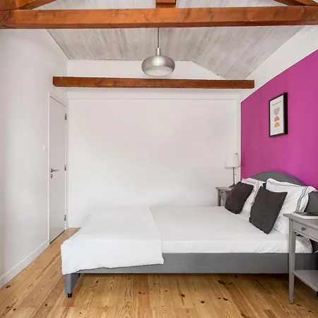 Appartamento Joivy Stylish 2-bed Apt With Balcony In Lapa, 5mins To National Museum Of Ancient Art