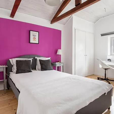 Joivy Stylish 2-bed Apt With Balcony In Lapa, 5mins To National Museum Of Ancient Art