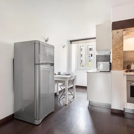 Appartamento Joivy Stylish 2-bed Apt With Balcony In Lapa, 5mins To National Museum Of Ancient Art